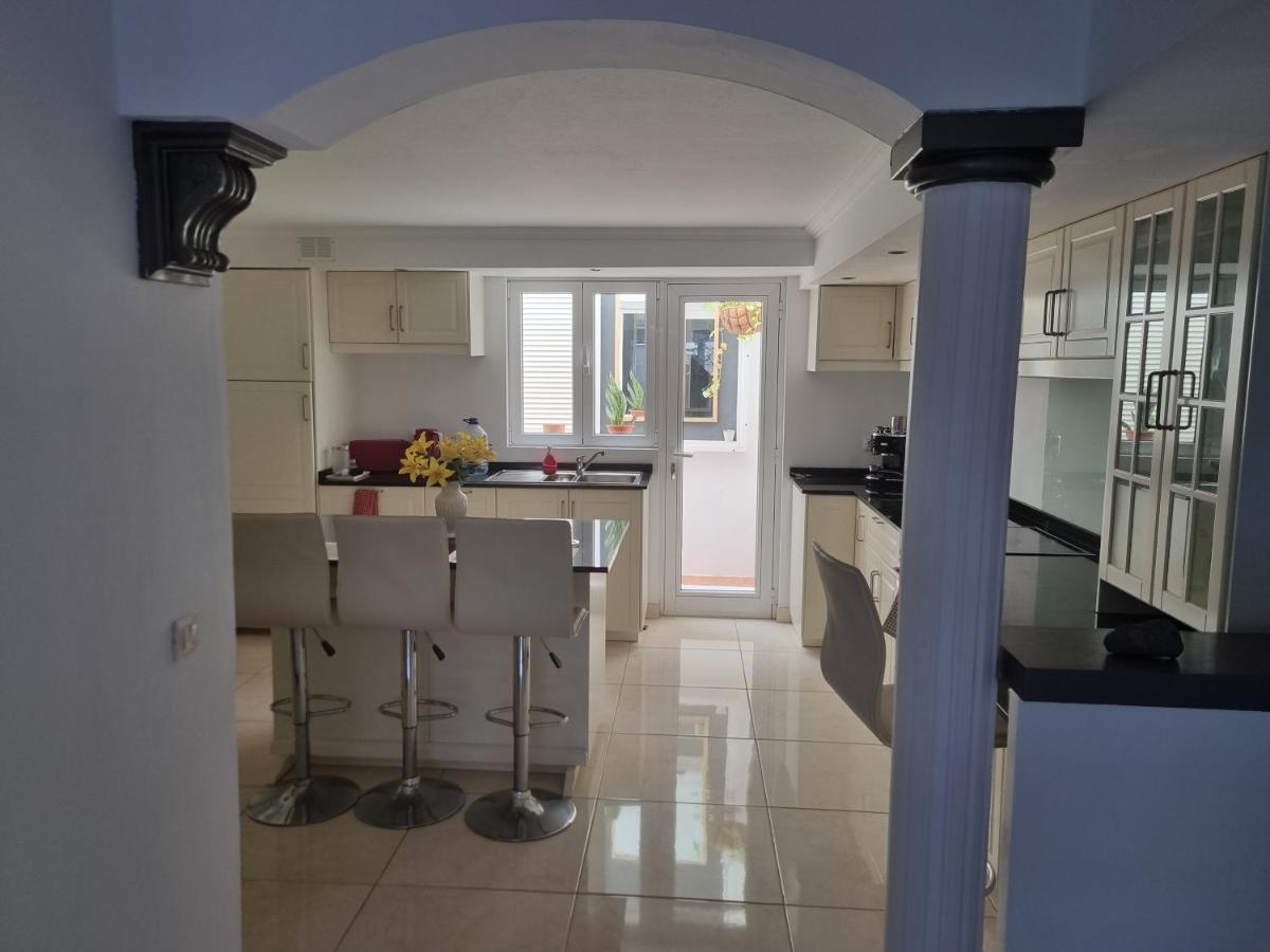 Spacious Modern Apartment In Peacefull Las Coloradas, Close To Papagayo Beaches Playa Blanca  Kültér fotó